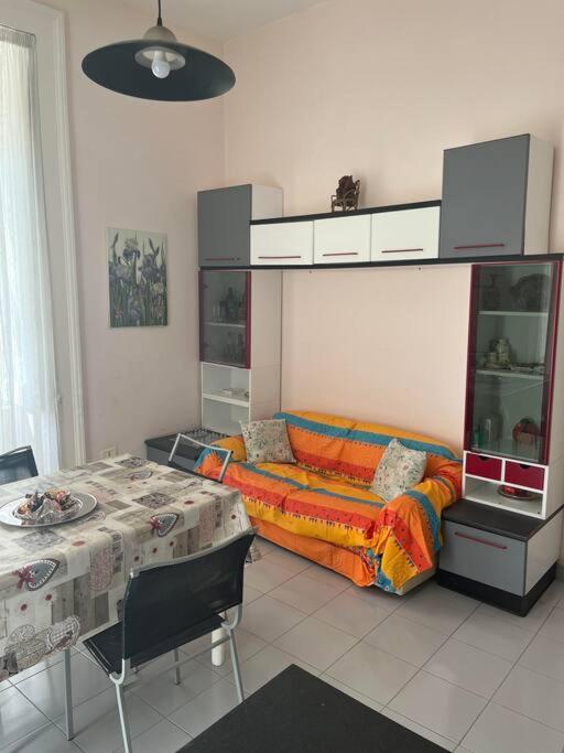 Апартаменты La Casa Di Pepo Неаполь Экстерьер фото